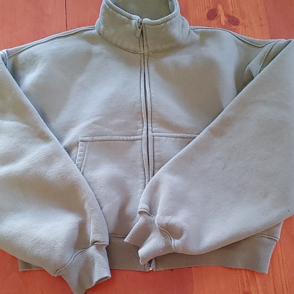 Aritzia Mega Fit Zip Up Sweatfleece